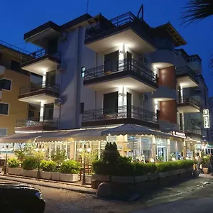 *** Hotel Dollari Albánie