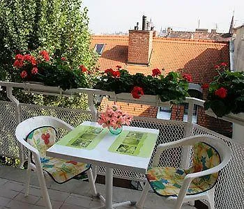 *** Bed & Breakfast Budavar Bed And Breakfast Budapest Hungary